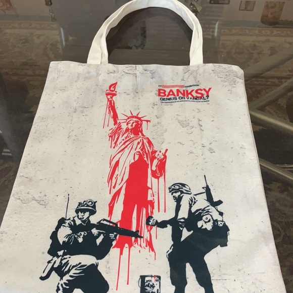 Banksy genius or vandal? Tote bag - Picture 2 of 3